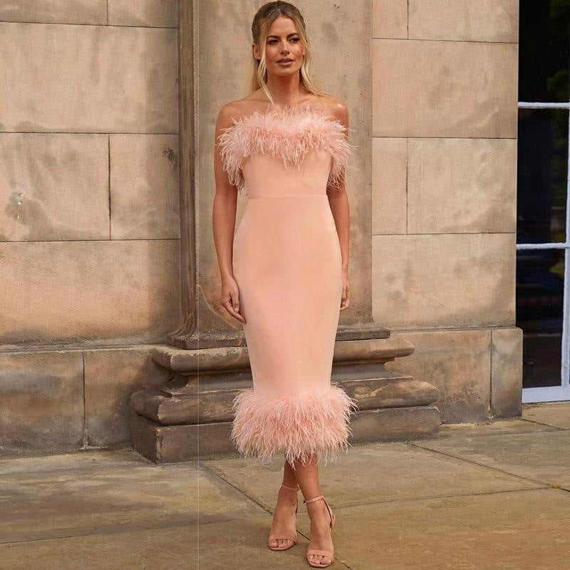 Sleeveless pencil skirt dress with wrapped buttocks