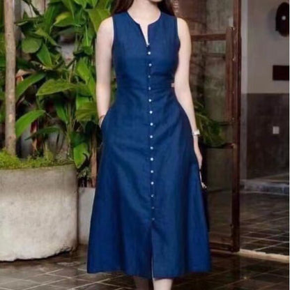 Slim fit waist cinching solid color sleeveless mid length dress