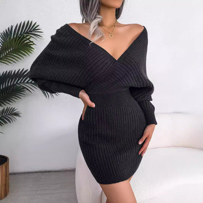 V-neck bat bag buttocks sweater dress