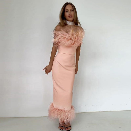 Sleeveless pencil skirt dress with wrapped buttocks